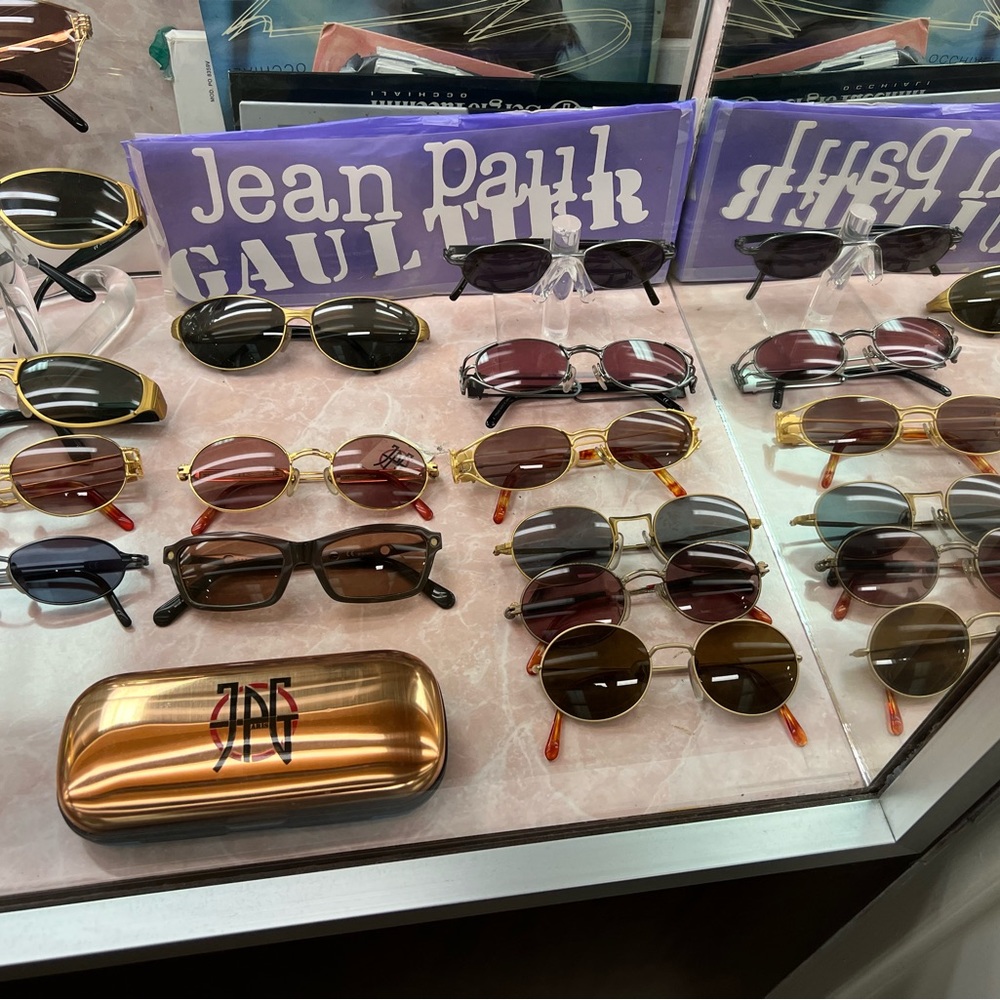 Luxury collection of various vintage iconic multi colors sunglasses n frames